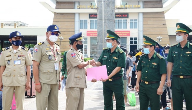 Tây Ninh: Tiếp nhận hơn 90 công dân Việt Nam về  từ Campuchia (21/9/2022)